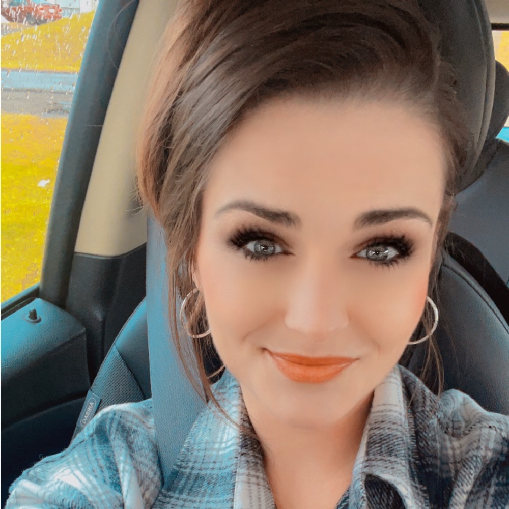 Meet your Posher, Gina